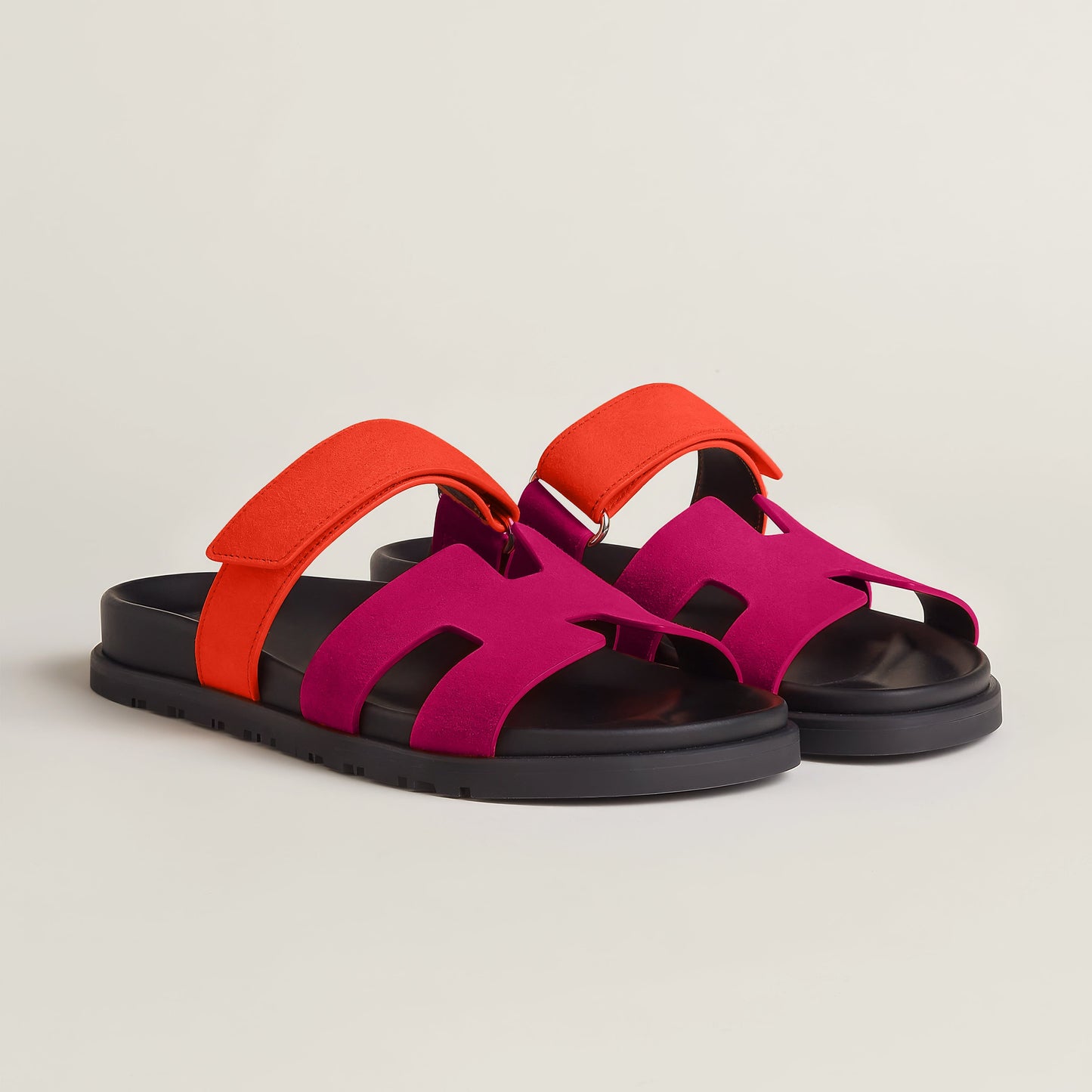 HELENE | CHARM SANDALS