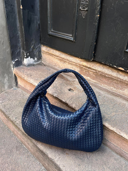 Reese - spacious casual handbag